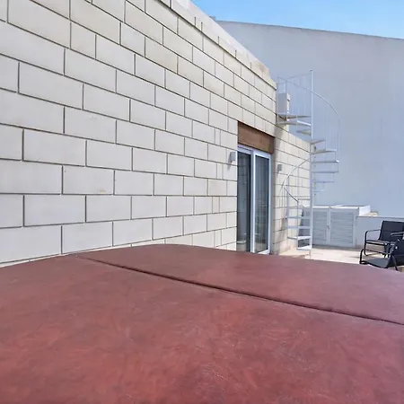 Stylish Penthouse With Private Pool Andjacuzzi * Naxxar