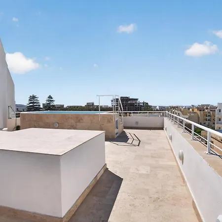 Stylish Penthouse With Private Pool Andjacuzzi Apartment Naxxar