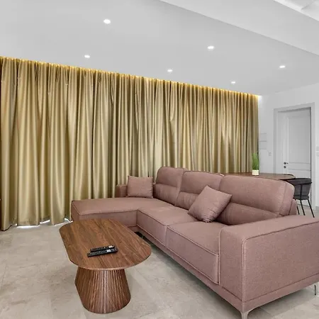 Stylish Penthouse With Private Pool Andjacuzzi Naxxar