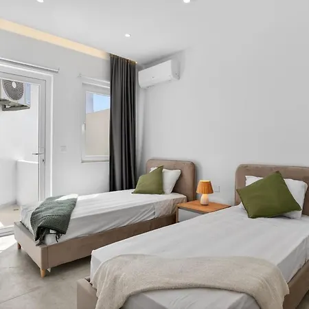 Stylish Penthouse With Private Pool Andjacuzzi *