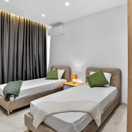 Stylish Penthouse With Private Pool Andjacuzzi Apartment